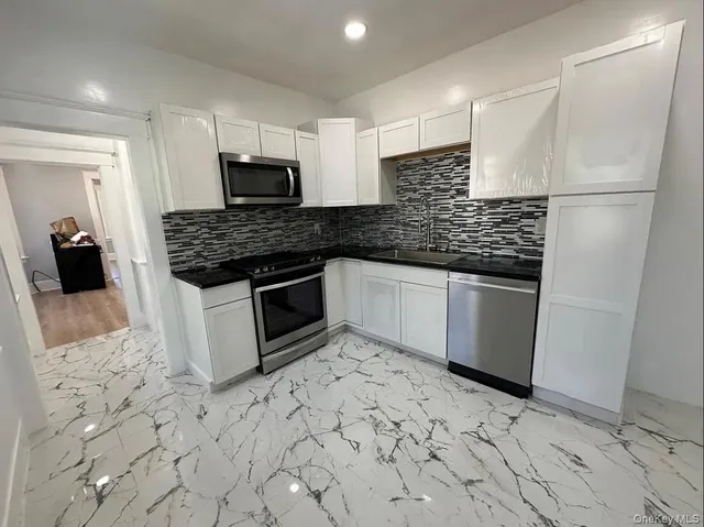 $2,750 | 15 Forbus Street, Unit 2, Poughkeepsie, NY 12601