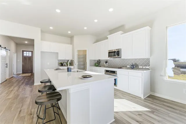 $579,900 | 2050 County Road 200, Valley View, TX 76272