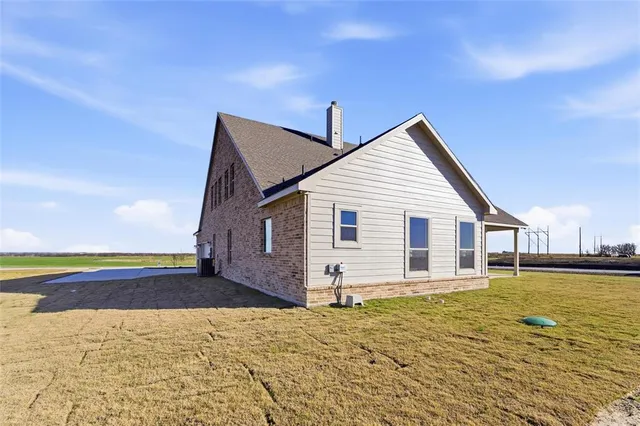 $579,900 | 2050 County Road 200, Valley View, TX 76272