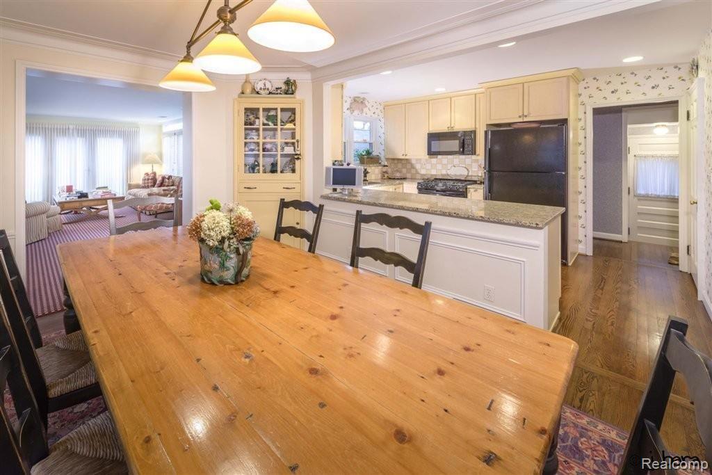 318 Merriweather Road Grosse Pointe, MI 48236 - Photo 7 of 21 Dining Room