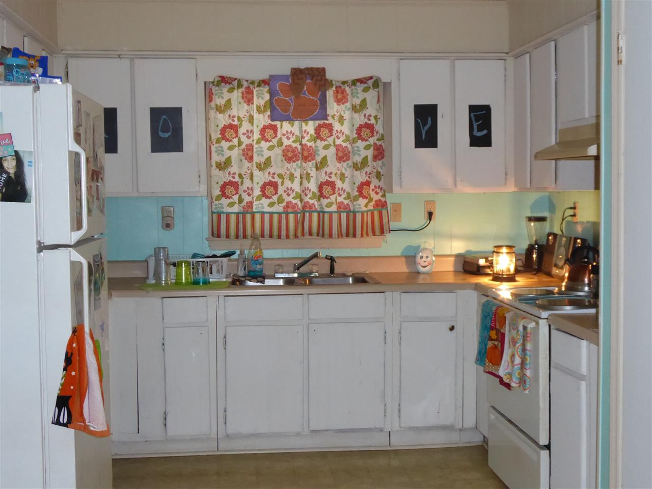 137 Stagecoach Road Gaffney, SC 29340 - Photo 2 of 11 Kitchen
