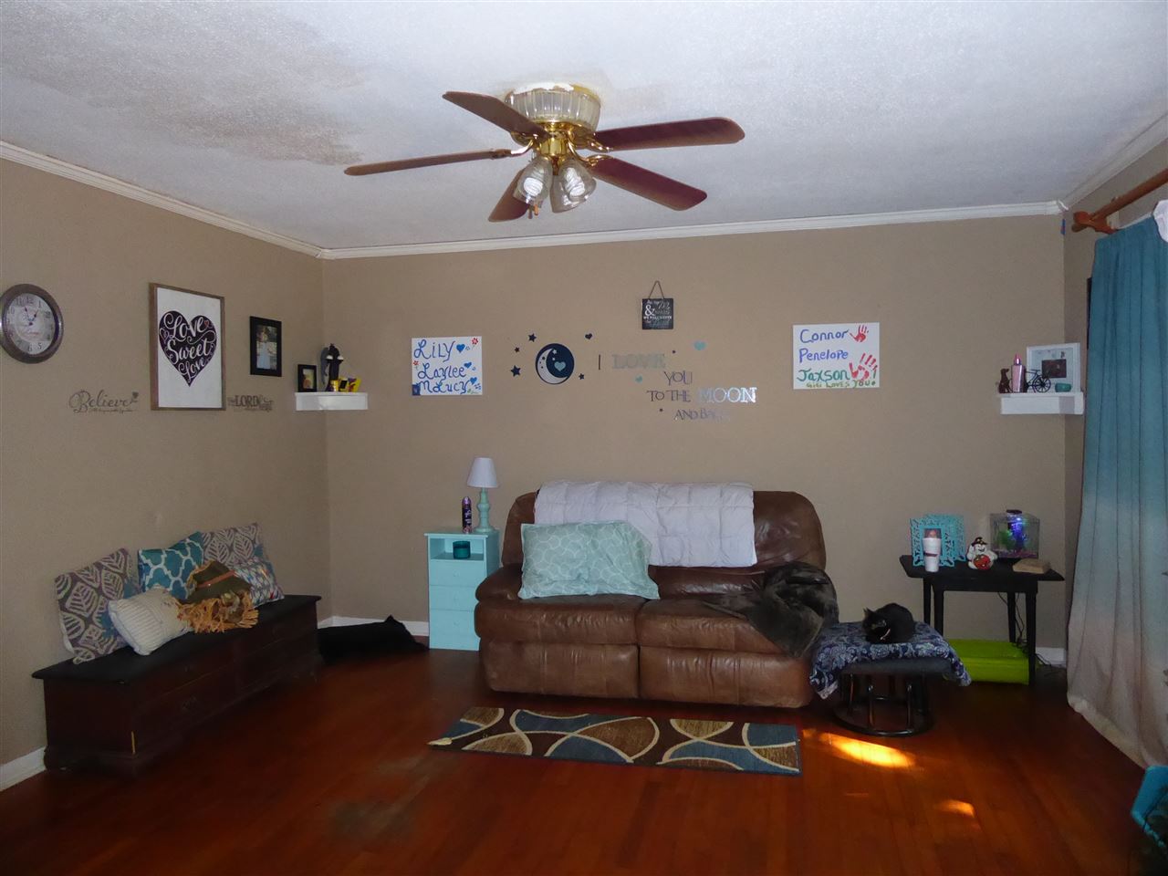 137 Stagecoach Road Gaffney, SC 29340 - Photo 3 of 11 Living Room