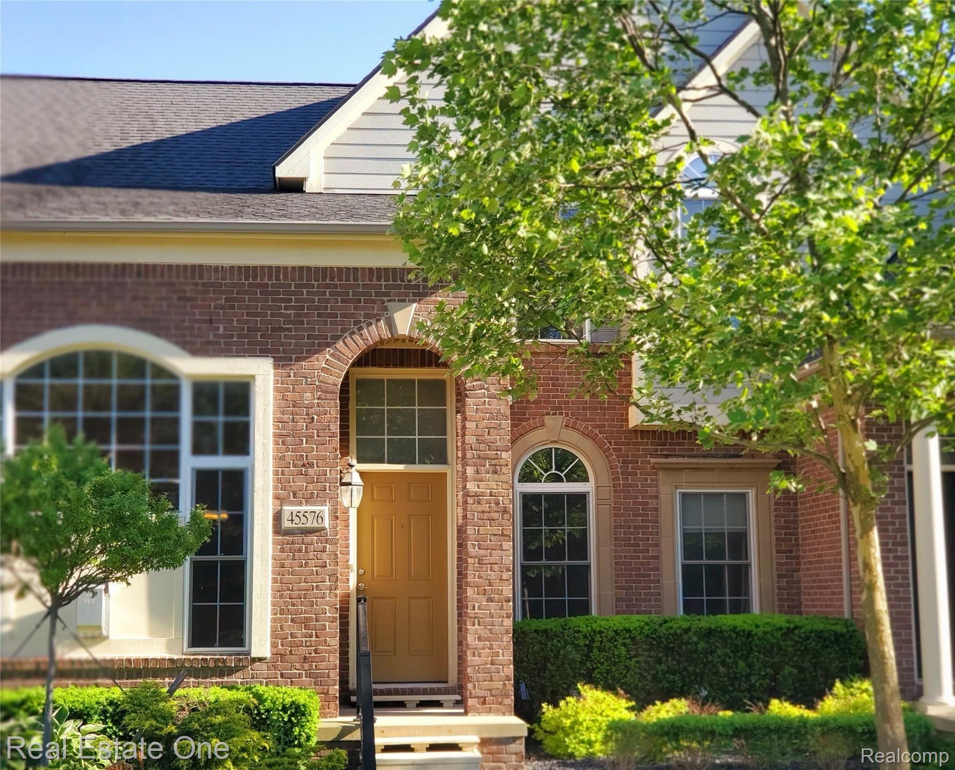 45576 South Stonewood Road Canton, MI 48187 - Photo 3 of 30 20200606_201605.jpg