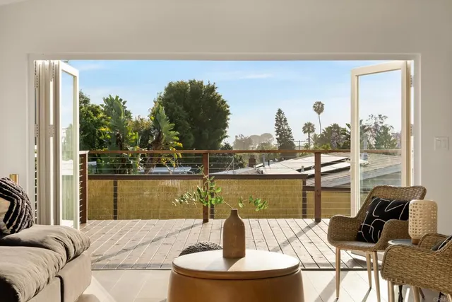 $1,999,990 | 835 Cathy Lane, Cardiff-by-the-Sea, CA 92007