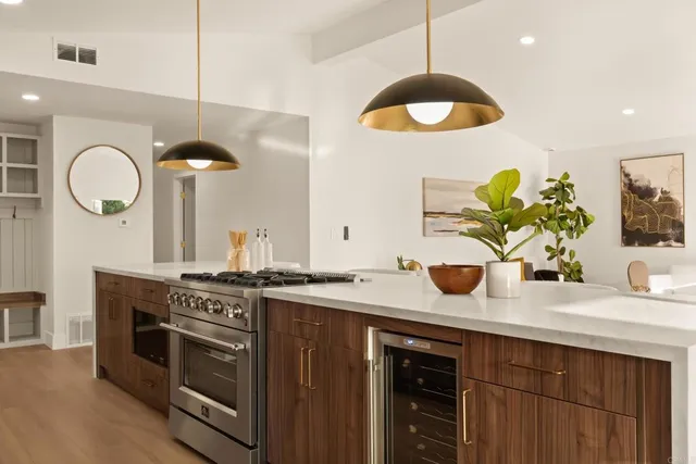 $1,999,990 | 835 Cathy Lane, Cardiff-by-the-Sea, CA 92007