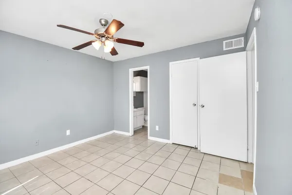 $817 | 5959 Bonhomme Road, Unit 329R, Houston, TX 77036