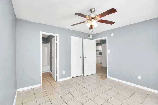 $817 | 5959 Bonhomme Road, Unit 329R, Houston, TX 77036