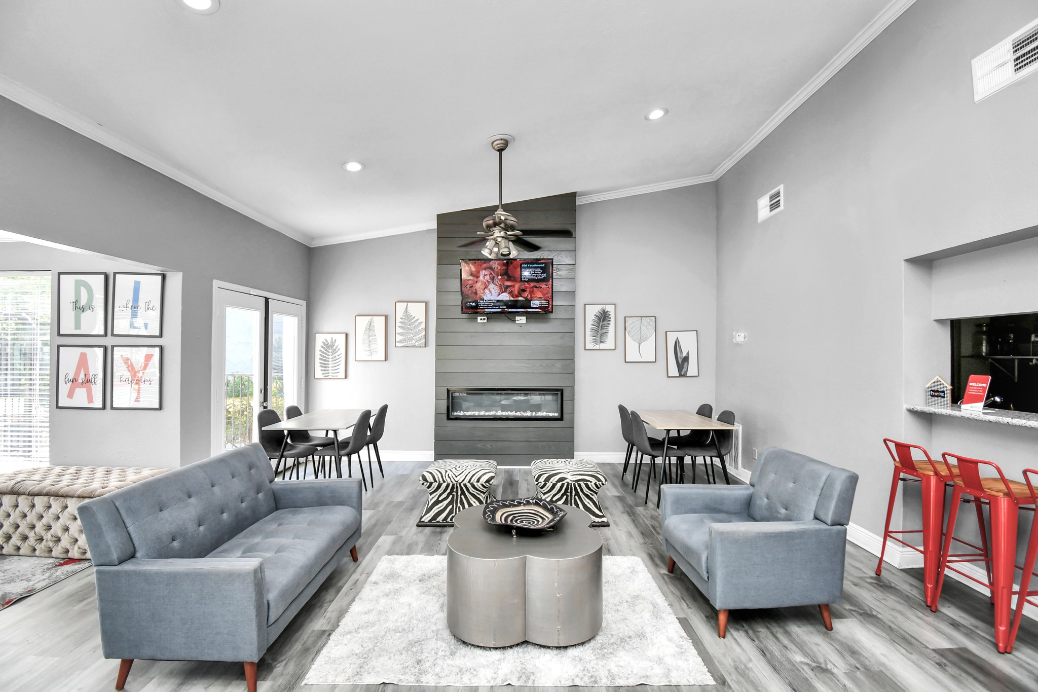 5959 Bonhomme Road, Unit 329R Houston, TX 77036 - Photo 4 of 24 a living room with furniture and a fireplace