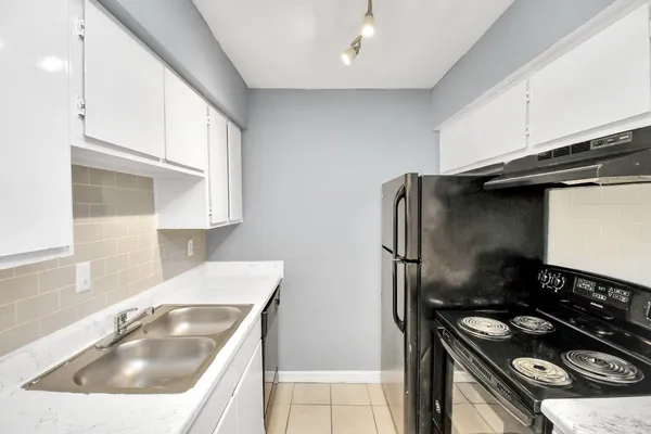 $817 | 5959 Bonhomme Road, Unit 329R, Houston, TX 77036