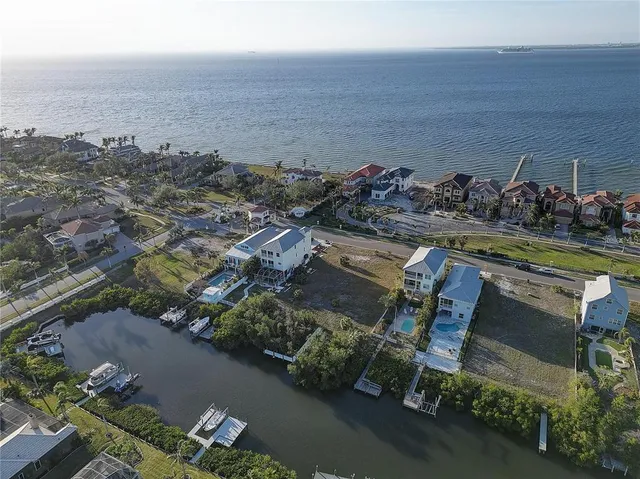 $469,000 | 6409 Marbella Boulevard, Apollo Beach, FL 33572