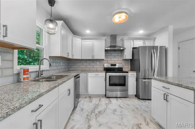 $300,000 | 1912 Perryville Road, Cape Girardeau, MO 63701