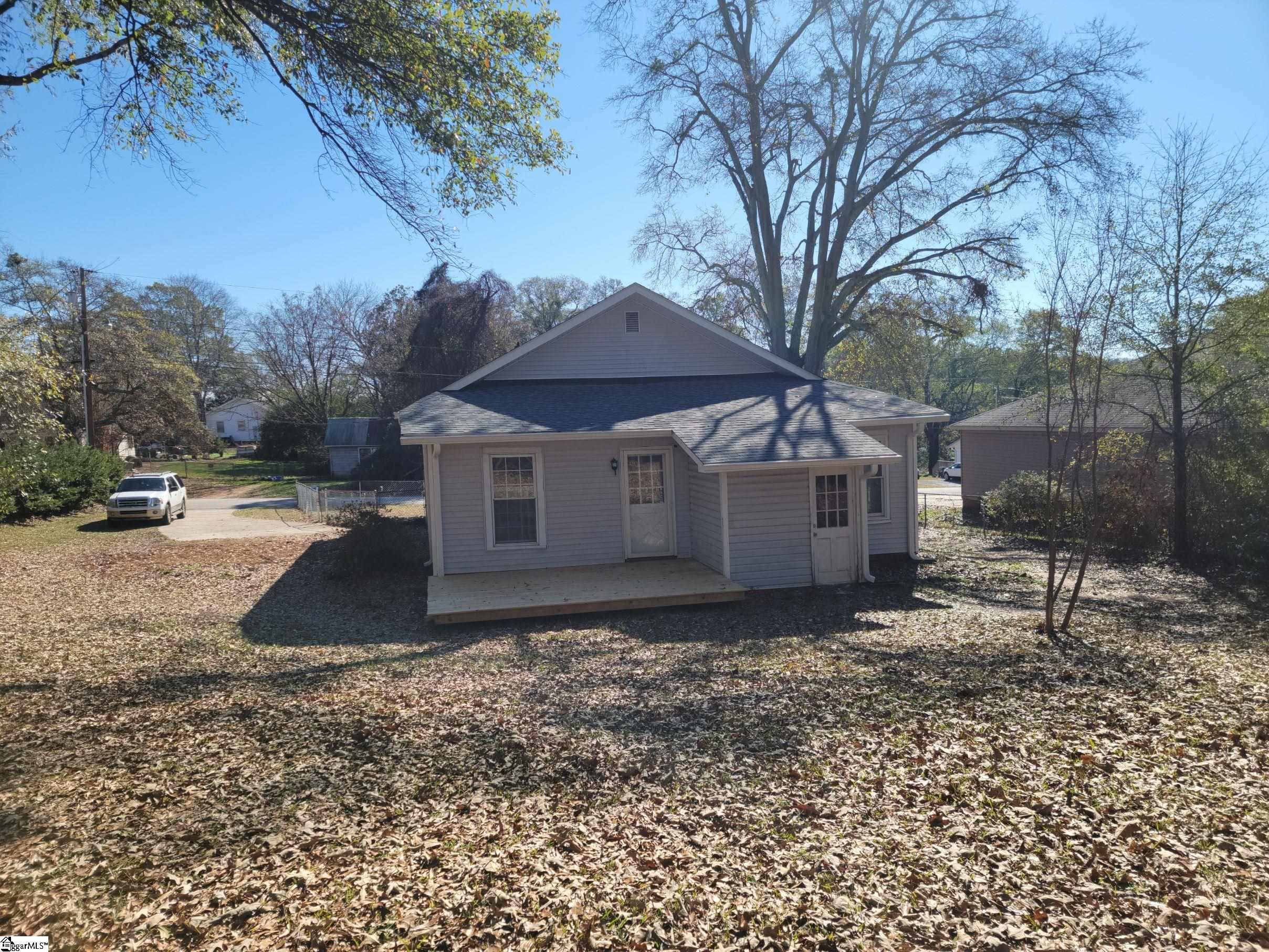 6 Old Chick Springs Road Taylors, SC 29687 - Photo 5 of 30 Gallery Image 5