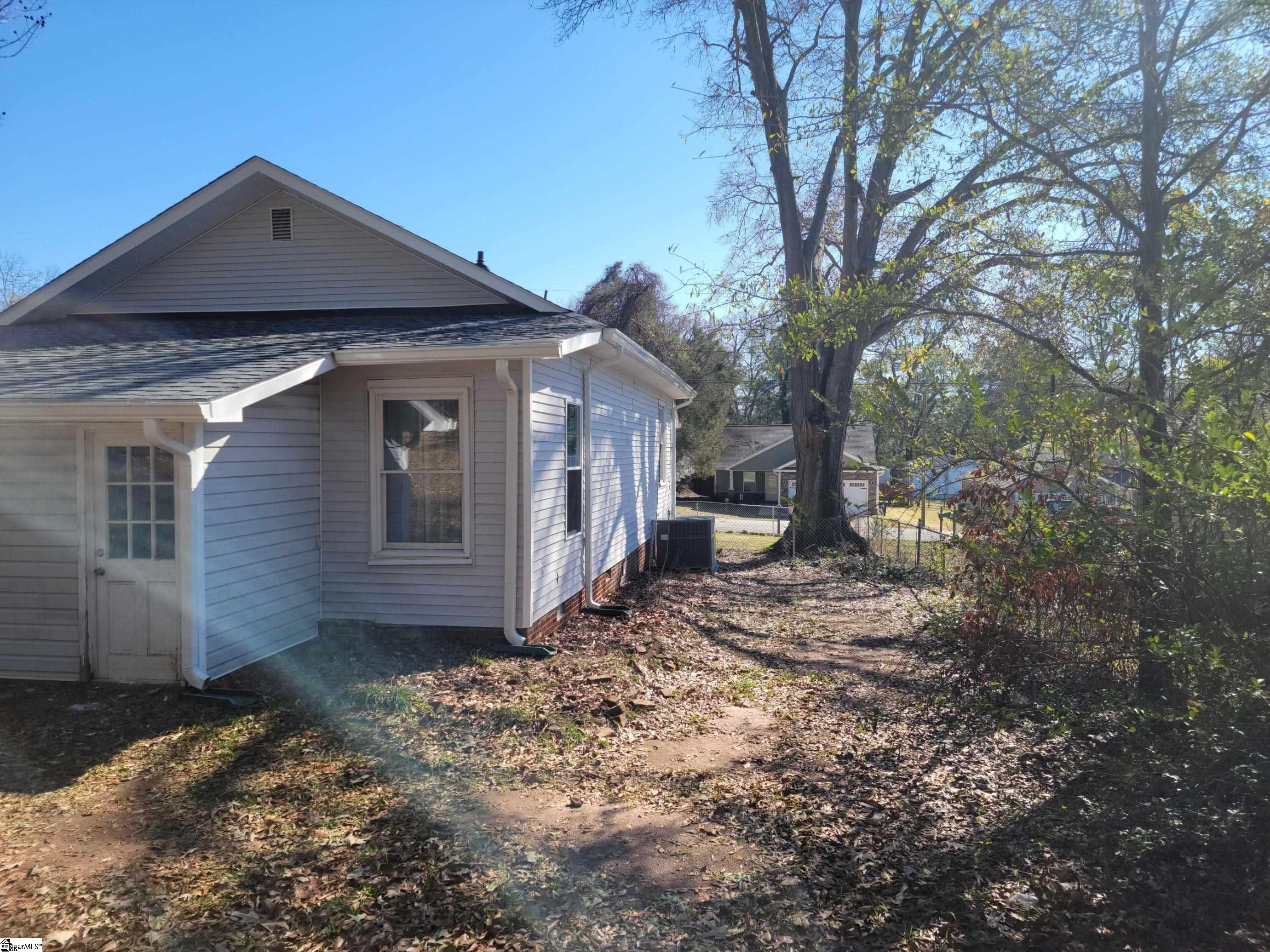 6 Old Chick Springs Road Taylors, SC 29687 - Photo 7 of 30 Gallery Image 7