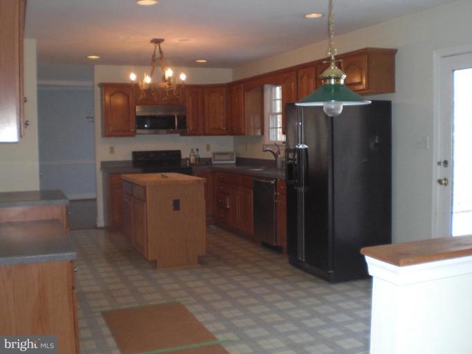 217 Walnut Creek Road Huntingtown, MD 20639 - Photo 2 of 26 Kitchen