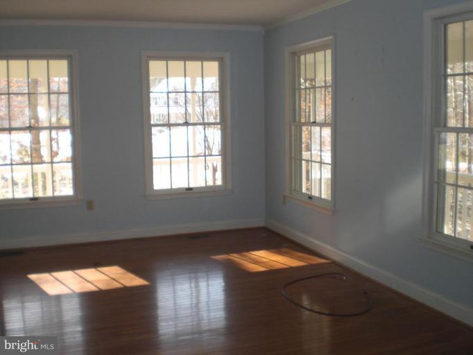 217 Walnut Creek Road Huntingtown, MD 20639 - Photo 5 of 26 Living Room