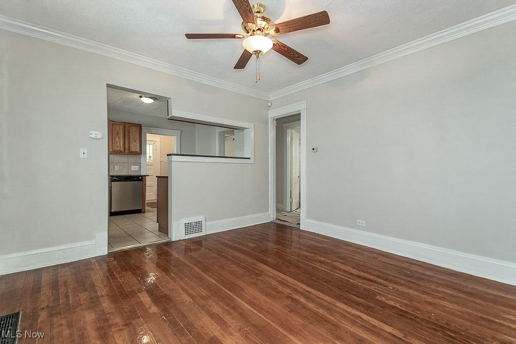 3591 Menlo Road Cleveland, OH 44120 - Photo 7 of 35