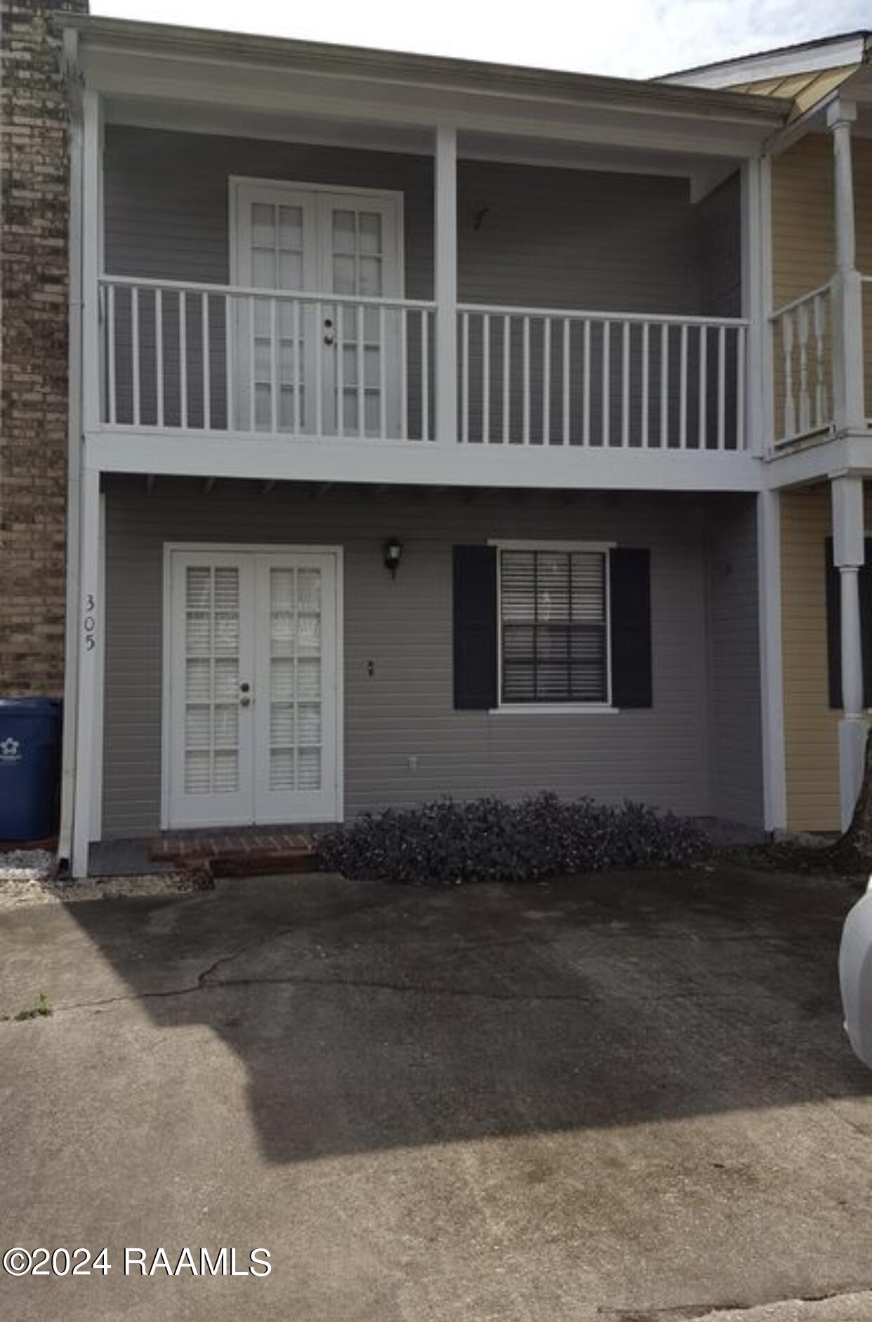 305 Rue Chartres Lafayette, LA 70508 - Photo 1 of 16 B.E.A..........YOUtiful HOME!