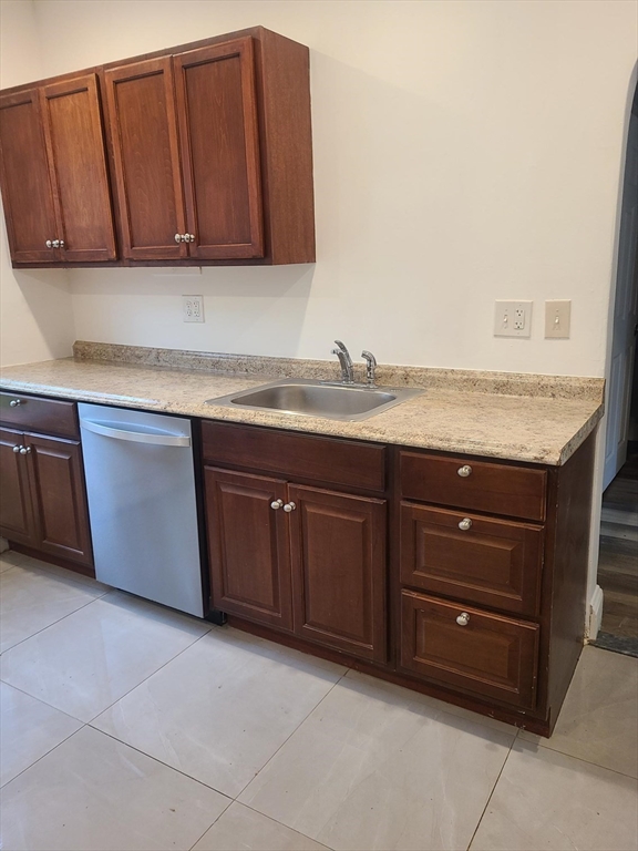 2 Winston Road, Unit 1 Boston, MA 02124 - Photo 2 of 8