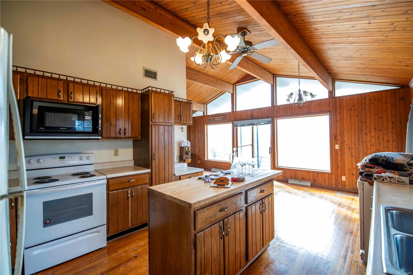 485 County Road 429 Rocheport, MO 65279 - Photo 12 of 98