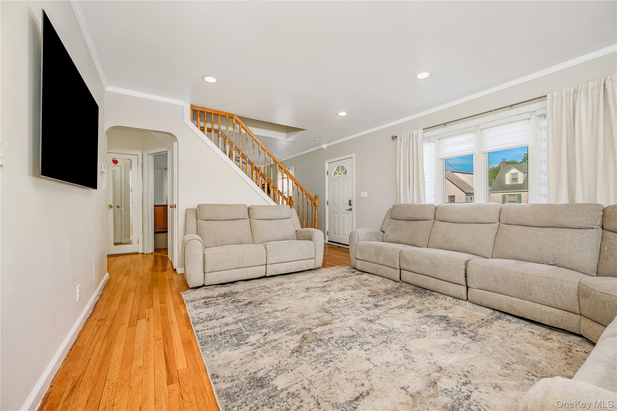 81 Todd Road Valley Stream, NY 11580 - Photo 5 of 19