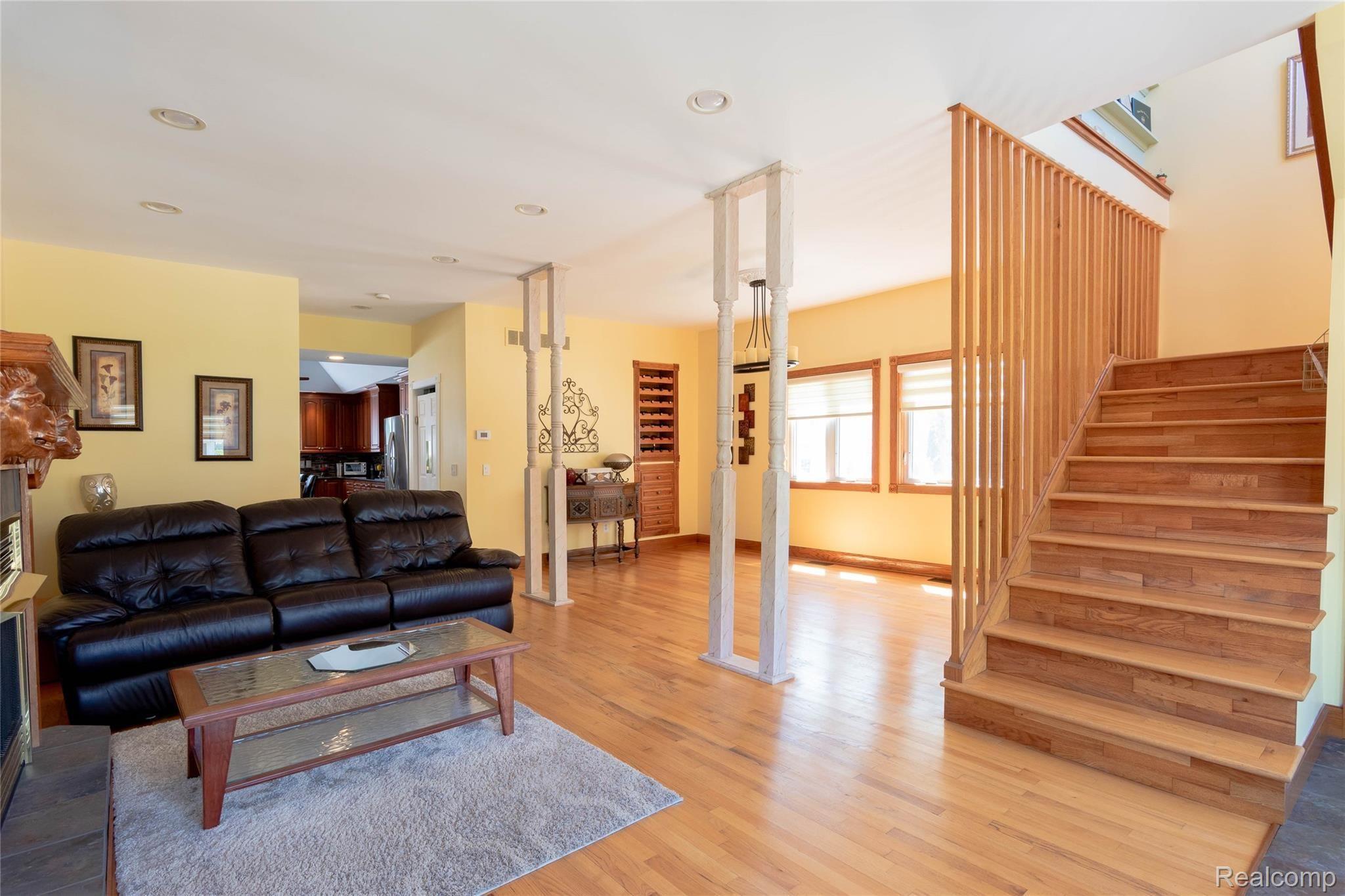 2916 Wakefield Road Berkley, MI 48072 - Photo 8 of 25 2916 Wakefield_13.jpg