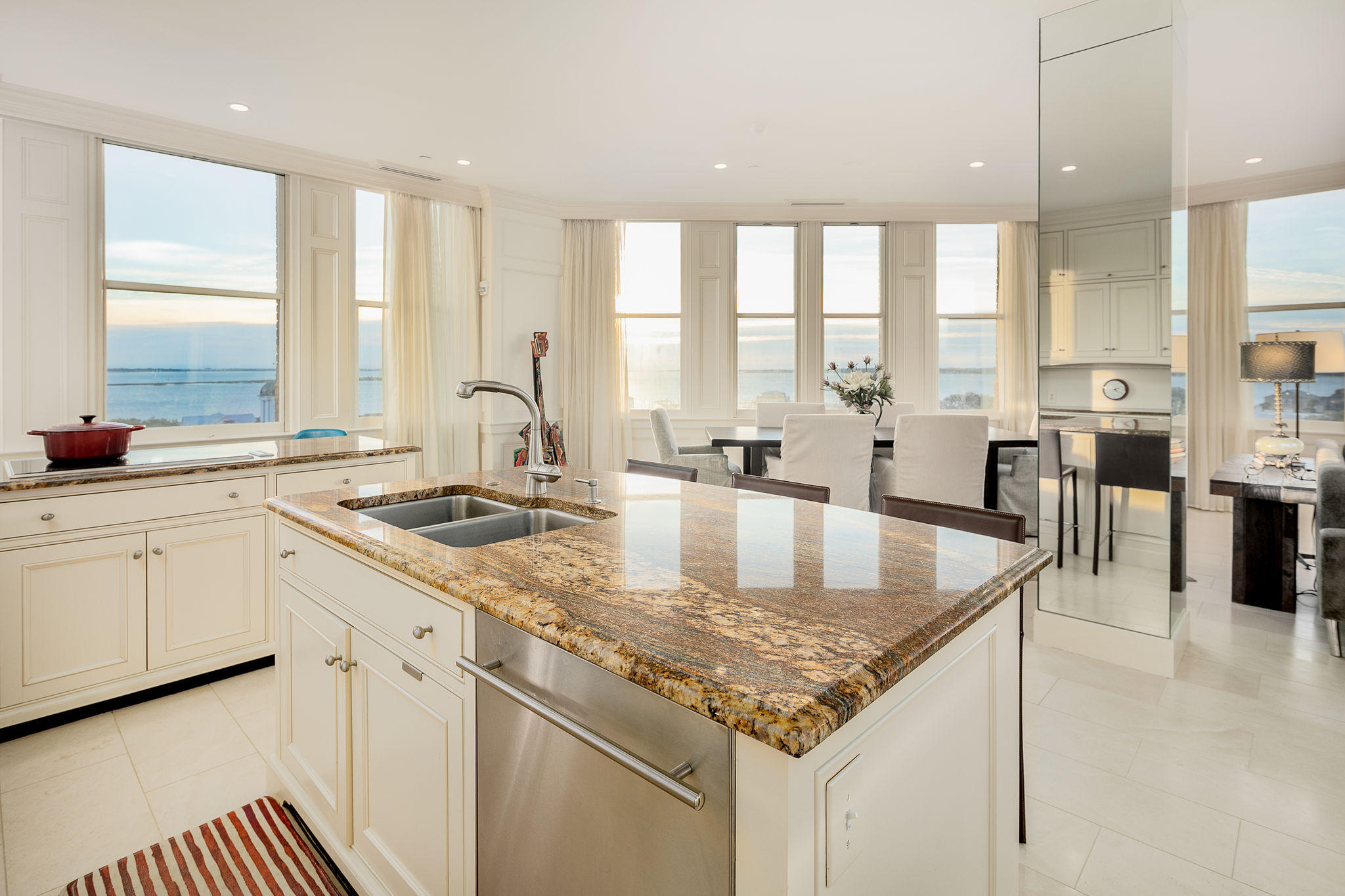 18 Broad Street, Unit 601 Charleston, SC 29401 - Photo 3 of 50 18BroadStreet-KeenEyeMarketing-6