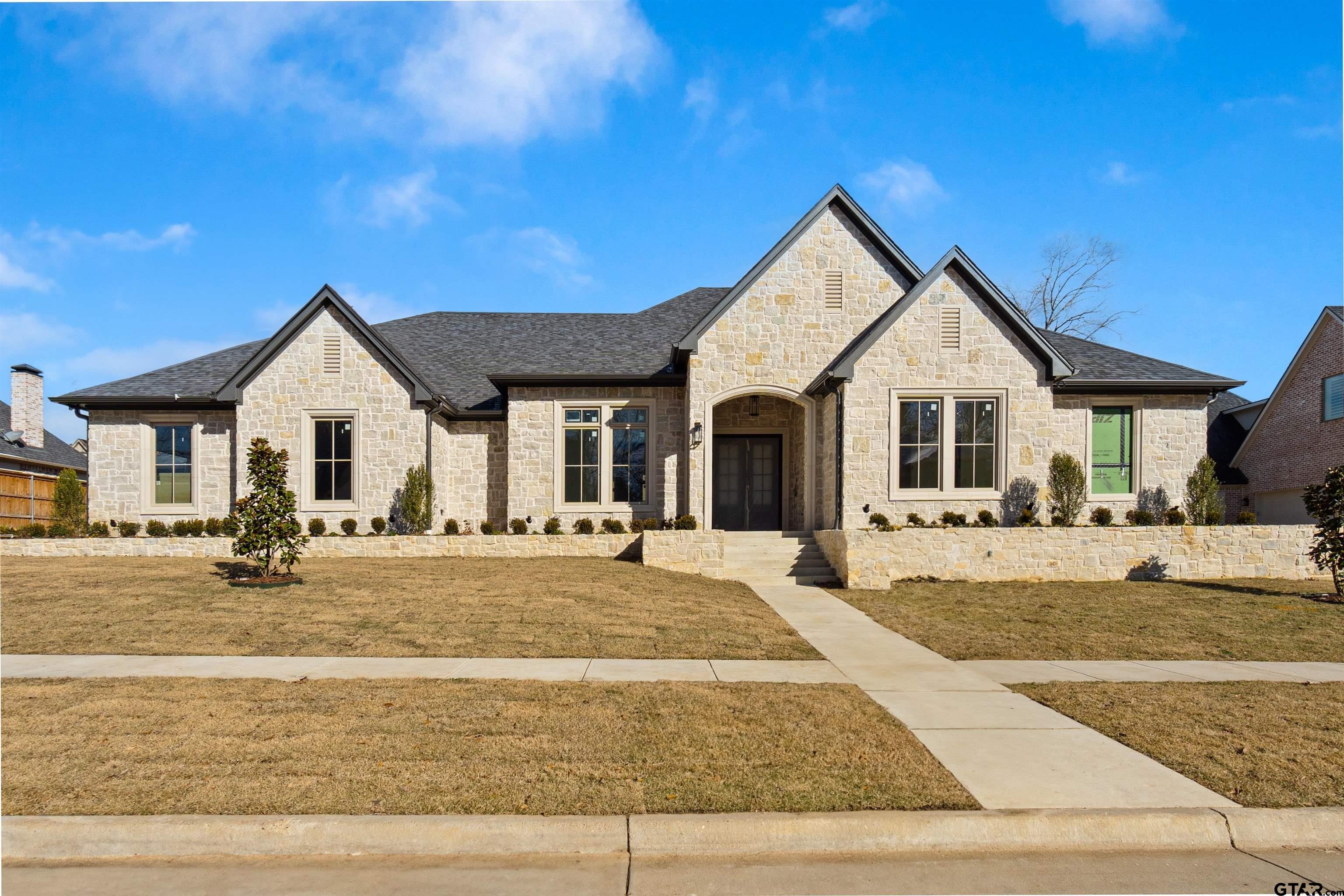 a view of a house with entertaining space