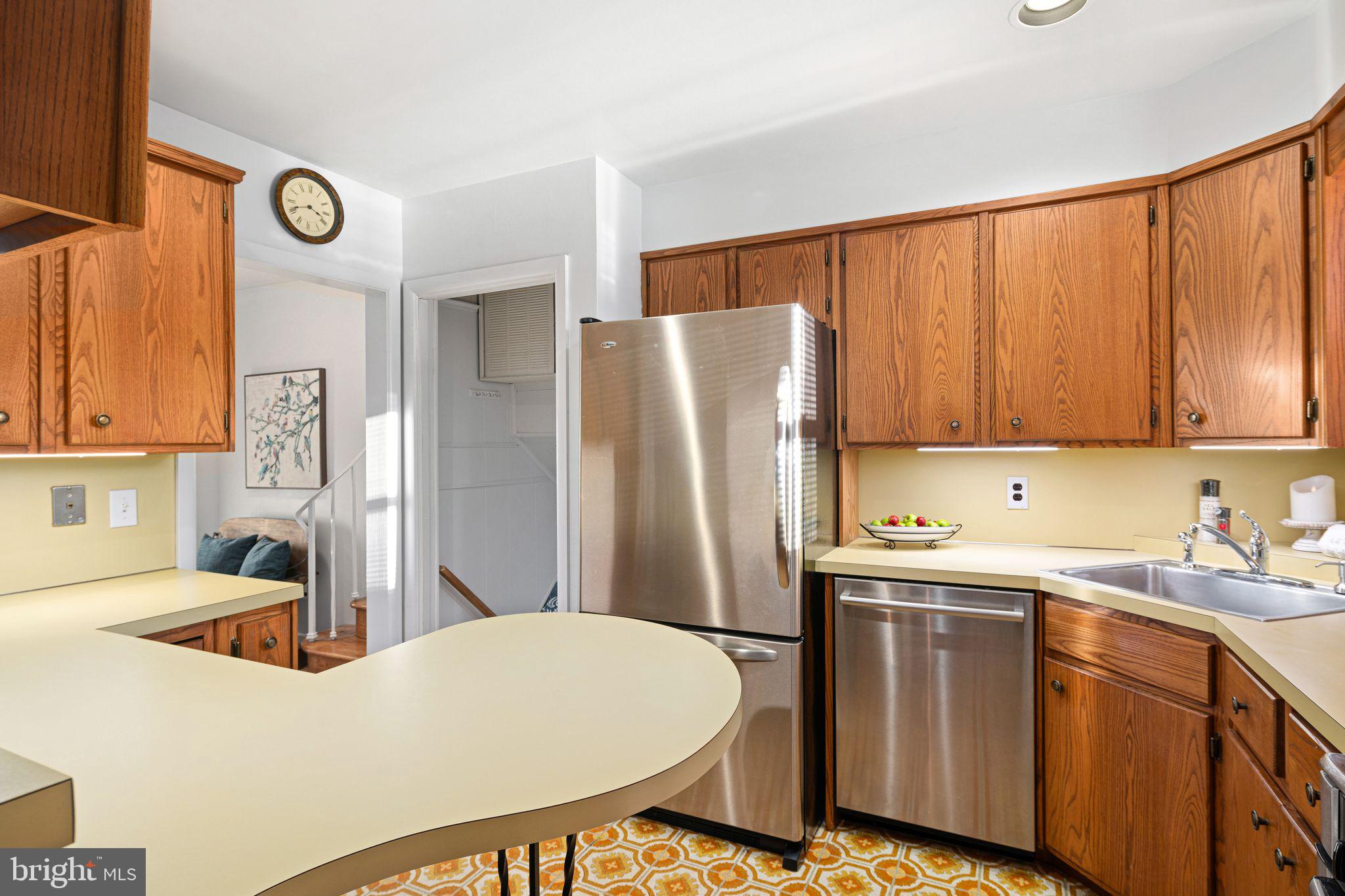 400 Graisbury Avenue Haddonfield, NJ 08033 - Photo 11 of 27 Kitchen - NEW stainless appliances