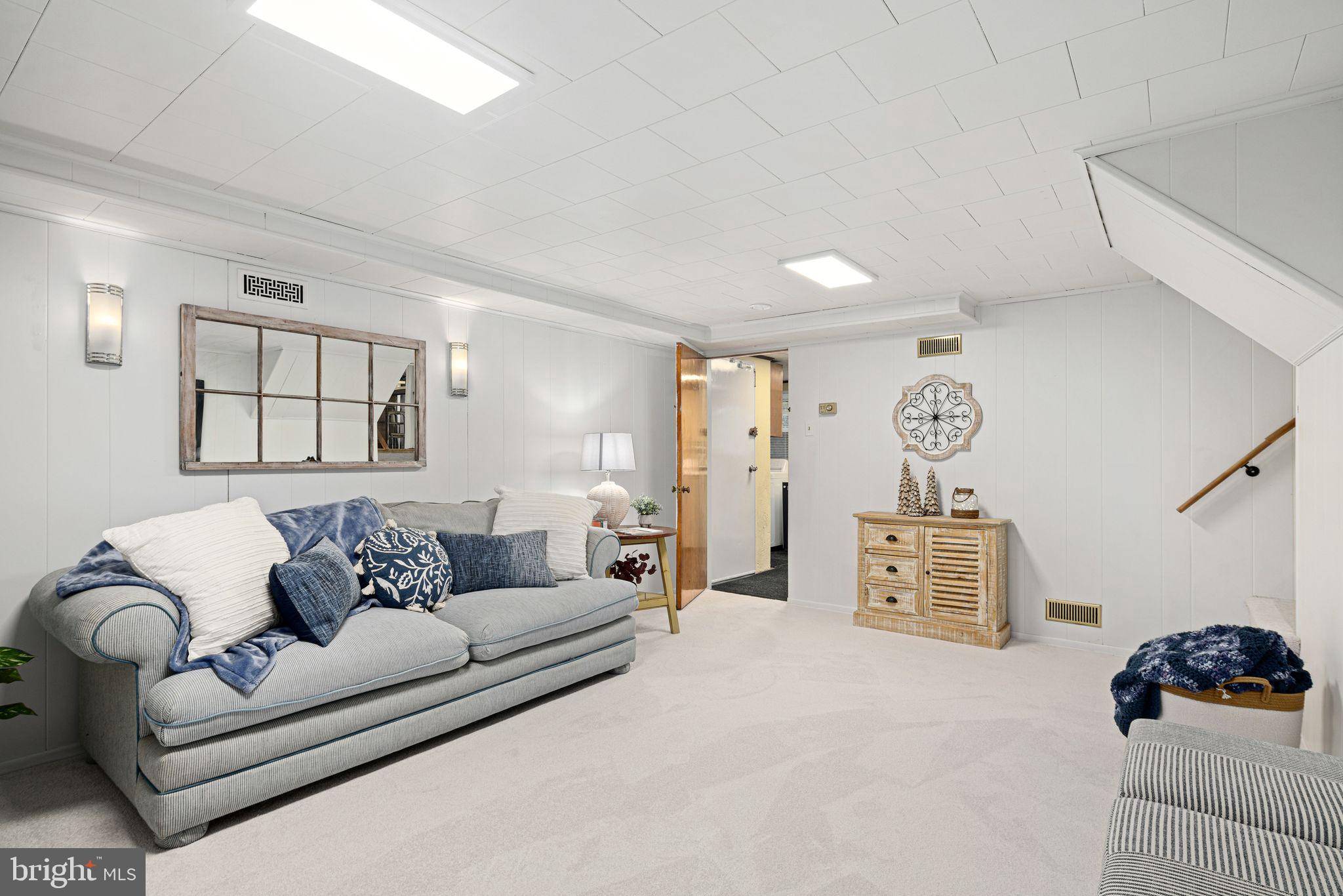 400 Graisbury Avenue Haddonfield, NJ 08033 - Photo 12 of 27 Family room/great get away space