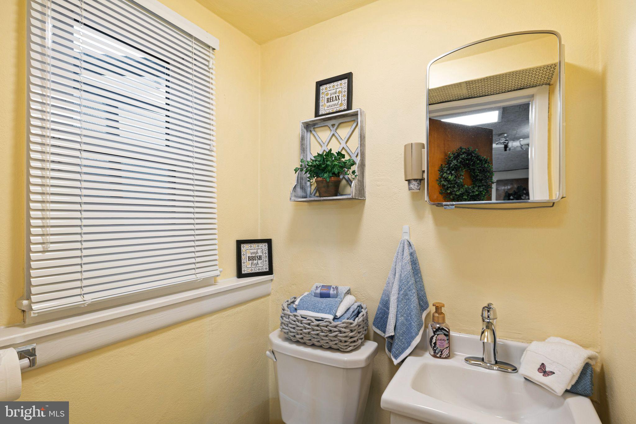 400 Graisbury Avenue Haddonfield, NJ 08033 - Photo 16 of 27 Half bath/lower level