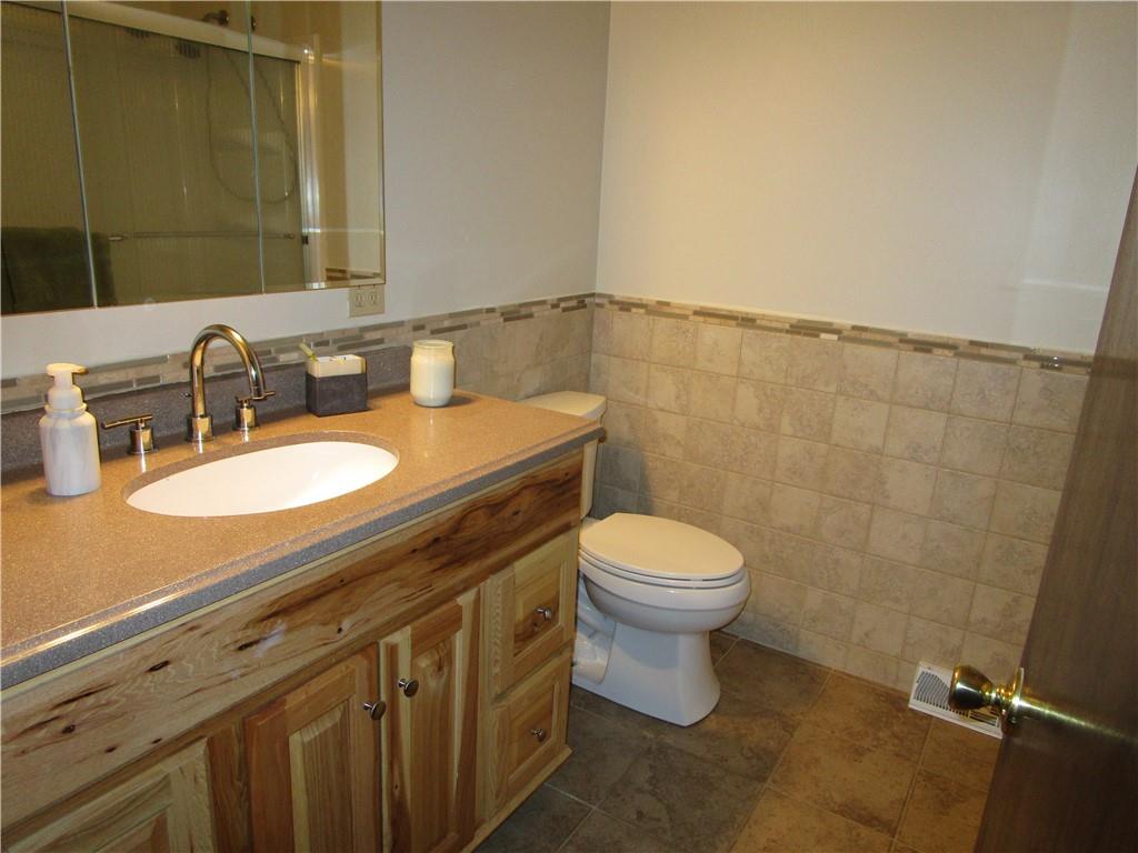 2872 Gull Lane Transfer, PA 16154 - Photo 15 of 26