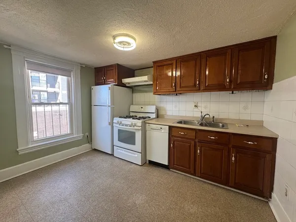 $2,350 | 58 Hichborn Street, Unit 2, Boston, MA 02135