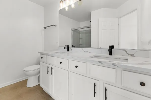 $3,000 | 7515e Savoy Lane, Unit C, Bridgeview, IL 60455