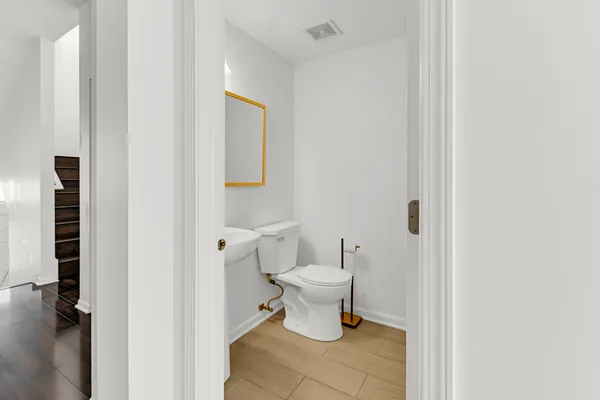 $3,000 | 7515e Savoy Lane, Unit C, Bridgeview, IL 60455