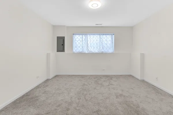 $3,000 | 7515e Savoy Lane, Unit C, Bridgeview, IL 60455