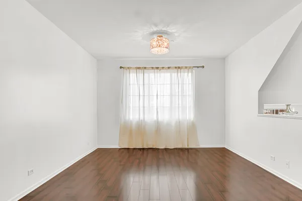 $3,000 | 7515e Savoy Lane, Unit C, Bridgeview, IL 60455