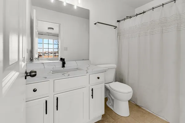 $3,000 | 7515e Savoy Lane, Unit C, Bridgeview, IL 60455