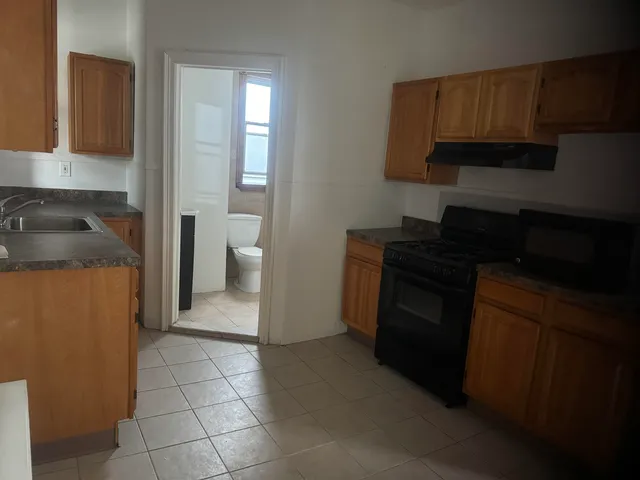 $2,000 | 351 Ave East, Unit 2, Bayonne, NJ 07002