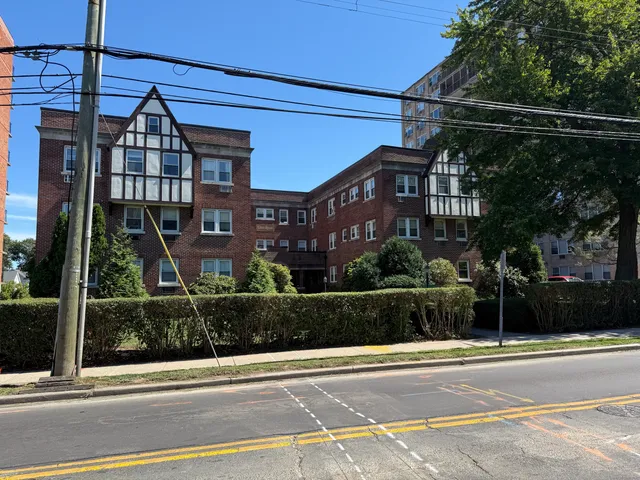 $2,100 | 77 Glenbrook Road, Unit 203, Stamford, CT 06902