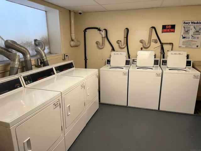 $2,100 | 77 Glenbrook Road, Unit 203, Stamford, CT 06902