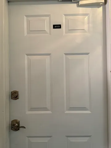 $2,100 | 77 Glenbrook Road, Unit 203, Stamford, CT 06902