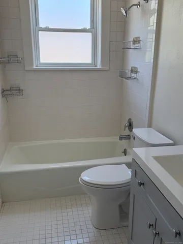 $2,100 | 77 Glenbrook Road, Unit 203, Stamford, CT 06902