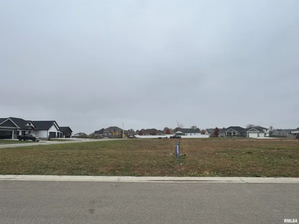$68,000 | 421 Manor Hill Drive, Chatham, IL 62629