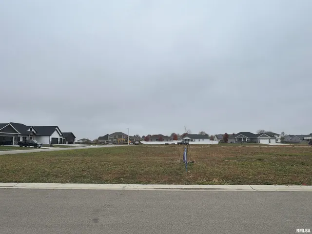 $68,000 | 421 Manor Hill Drive, Chatham, IL 62629