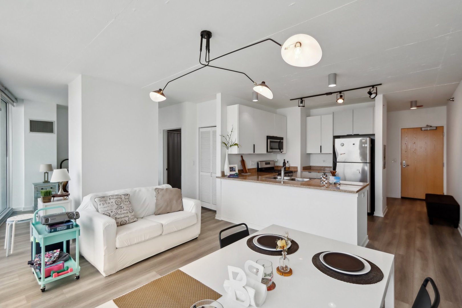 611 South Wells Street, Unit 2801 Chicago, IL 60607 - Photo 7 of 30 Gallery Image 7