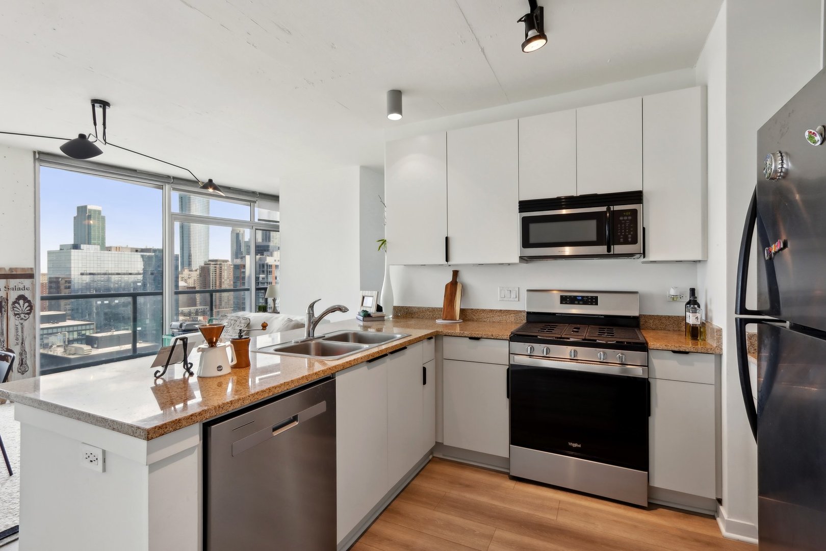 611 South Wells Street, Unit 2801 Chicago, IL 60607 - Photo 10 of 30 Gallery Image 10