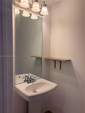 $2,700 | 55 Merrick Way, Unit 534, Coral Gables, FL 33134