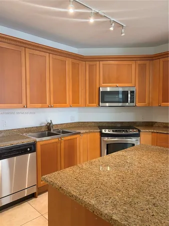 $2,700 | 55 Merrick Way, Unit 534, Coral Gables, FL 33134