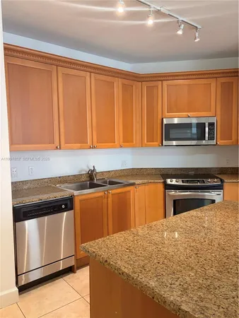 $2,700 | 55 Merrick Way, Unit 534, Coral Gables, FL 33134