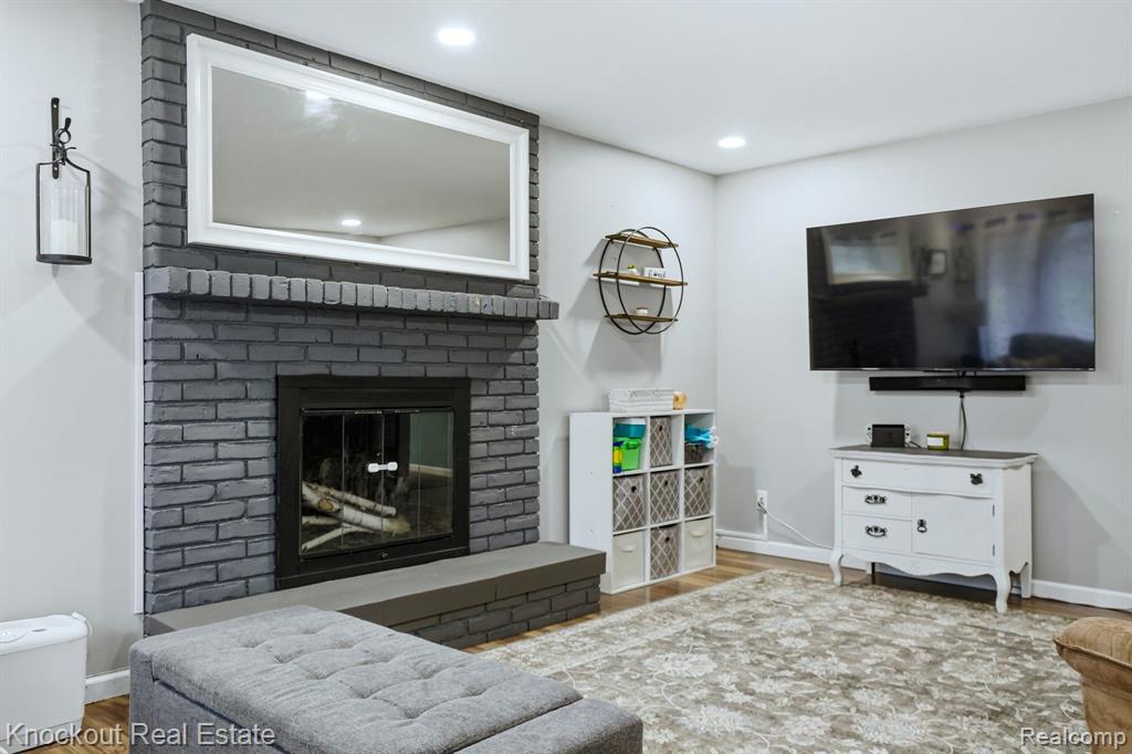 4256 Emerald Road Bridgeport, MI 48722 - Photo 10 of 47 Gallery Image 10